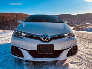 2017 Toyota Auris II Рестайлинг, белый, 1595000 рублей, вид 1