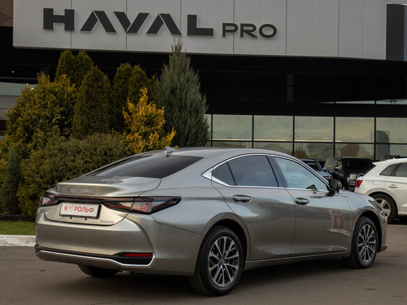 2025 Lexus ES 200 VII Рестайлинг 2, золотистый, 5830000 рублей - вид 3