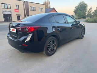 2017 Mazda 3 III (BM) Рестайлинг, чёрный, 1490000 рублей, вид 5
