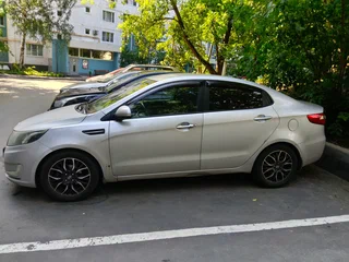 2014 Kia Rio 6-speed III, серый, 1000000 рублей, вид 1