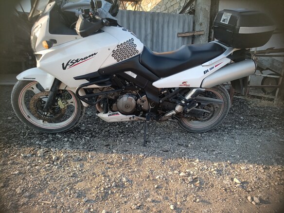 2006 Suzuki V-Strom 1000, белый, 520000 рублей - вид 4