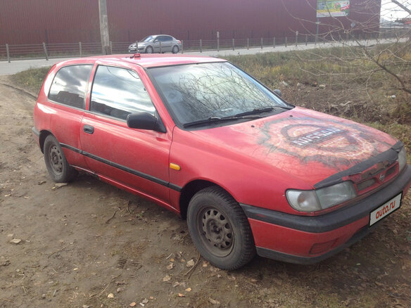 1994 Nissan Sunny, красный - вид 1