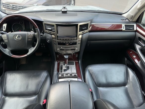 2013 Lexus LX 570 III Рестайлинг, серебристый, 5100000 рублей - вид 10