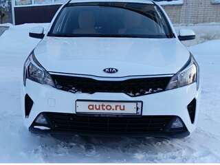 2020 Kia Rio IV Рестайлинг, белый, 1700000 рублей, вид 1