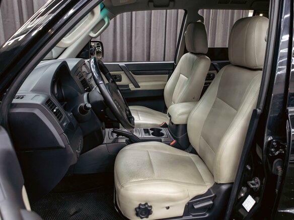 2014 Mitsubishi Pajero IV Рестайлинг 1, чёрный, 1765000 рублей - вид 10