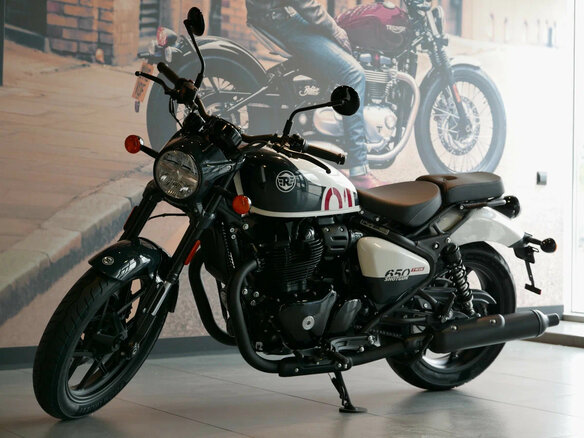 2026 Royal Enfield Shotgun, белый, 741000 рублей - вид 3