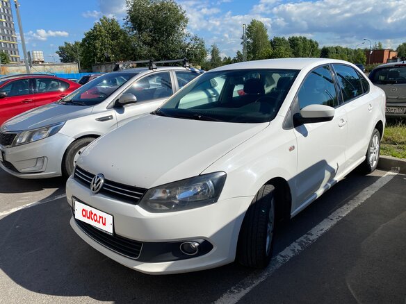 2013 Volkswagen Polo V, белый, 599000 рублей
