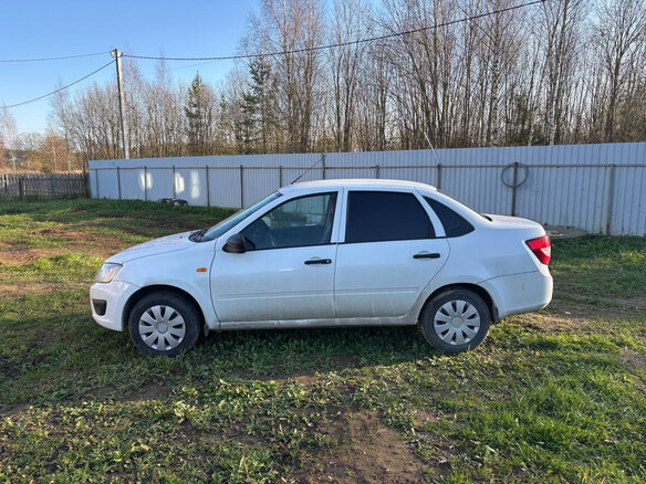 2015 Lada (ВАЗ) Granta I, белый, 655000 рублей - вид 3