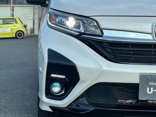 2022 Honda Freed II Рестайлинг, белый, 1143010 рублей, вид 3
