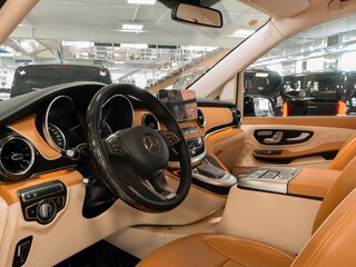 2022 Mercedes-Benz V-Класс Extra Long 260 экстра длинный III (W447) Рестайлинг, чёрный, 30000000 рублей, вид 5