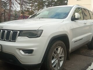 2018 Jeep Grand Cherokee IV (WK2) Рестайлинг, белый, 3500000 рублей, вид 1