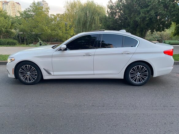 2018 BMW 5 серии 530i VII (G30/G31/G38), белый, 3170000 рублей - вид 5