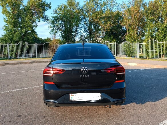 2021 Volkswagen Polo VI, чёрный, 1750000 рублей - вид 5