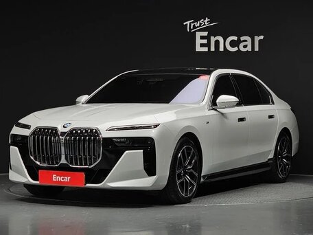 BMW 7 серии VII (G70)