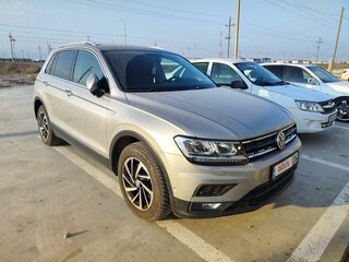 2018 Volkswagen Tiguan II, серебристый, 2545000 рублей, вид 1
