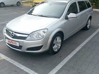 2010 Opel Astra H Рестайлинг, серебристый, 600000 рублей, вид 1