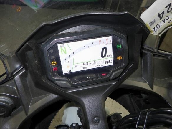 2022 Kawasaki Ninja 650, чёрный, 900000 рублей - вид 6