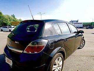 2009 Opel Astra H Рестайлинг, чёрный, 570000 рублей, вид 4
