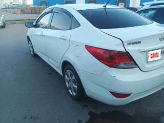 2011 Hyundai Solaris I, белый, 450000 рублей, вид 2