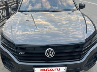 2019 Volkswagen Touareg III, серый, 4950000 рублей, вид 4