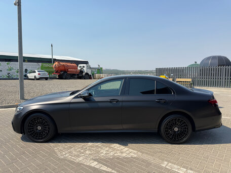 2020 Mercedes-Benz E-Класс 200 V (W213, S213, C238) Рестайлинг, чёрный, 3750000 рублей, вид 3