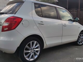 2011 Skoda Fabia II Рестайлинг, белый, 670000 рублей, вид 3
