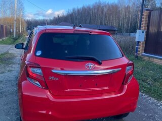 2014 Toyota Vitz III (XP130) Рестайлинг, красный, 1200000 рублей, вид 4