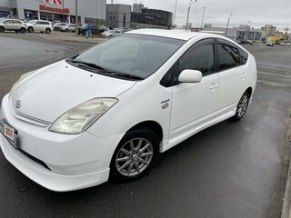 2006 Toyota Prius II Рестайлинг (XW20), белый, 800000 рублей, вид 3