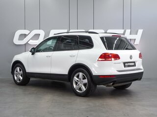 2012 Volkswagen Touareg II, белый, 1844000 рублей, вид 2