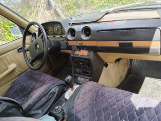 1982 Mercedes-Benz W123 200 5-speed, голубой, 500000 рублей, вид 1