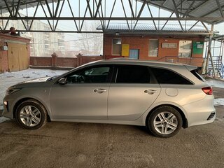 2021 Kia Ceed III, серый, 1885999 рублей, вид 3