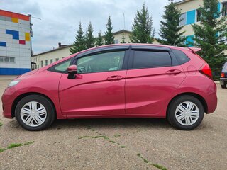 2018 Honda Fit III Рестайлинг, красный, 1240000 рублей, вид 3