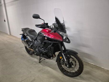 2020 Honda VFR 1200X (Crosstourer), красный, 1450000 рублей, вид 5