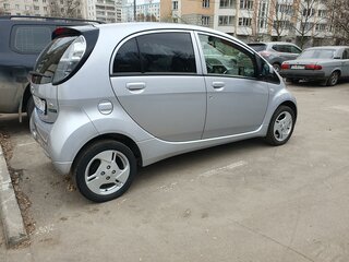 2012 Mitsubishi i-MiEV, серебристый, 1300000 рублей, вид 5