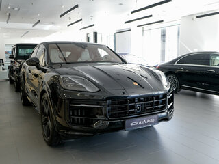 2025 Porsche Cayenne GTS Coupé III Рестайлинг, чёрный, 25690000 рублей, вид 4