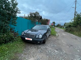 1999 Mercedes-Benz E-Класс 240 II (W210, S210) Рестайлинг, чёрный, 380000 рублей, вид 4