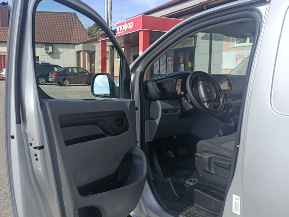 2021 Peugeot Expert, серебристый, 2490000 рублей - вид 12