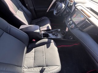 2017 Toyota RAV4 IV (XA40) Рестайлинг, белый, 3000000 рублей, вид 5