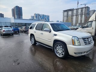 2010 Cadillac Escalade III, белый, 1400000 рублей, вид 3