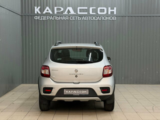 2016 Renault Sandero Stepway II, серебристый, 820000 рублей, вид 4