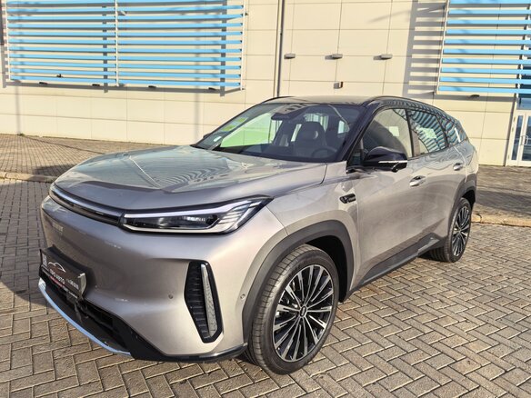 2026 Geely Galaxy M7, серый, 3590000 рублей