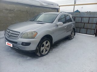 2005 Mercedes-Benz M-Класс 350 II (W164), серебристый, 900000 рублей, вид 1