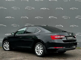 2017 Skoda Superb III, чёрный, 1567800 рублей, вид 4