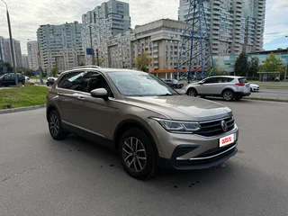 2021 Volkswagen Tiguan II Рестайлинг, коричневый, 2990000 рублей, вид 3