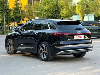 2023 Audi e-tron 50 I, чёрный, 5566099 рублей, вид 4