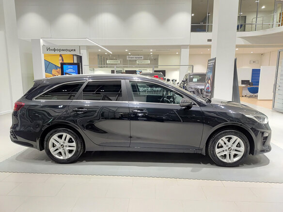 2019 Kia Ceed III, чёрный, 1899000 рублей - вид 3
