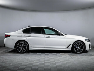 2021 BMW 5 серии 530d xDrive VII (G30/G31/G38) Рестайлинг, белый, 5791100 рублей, вид 4
