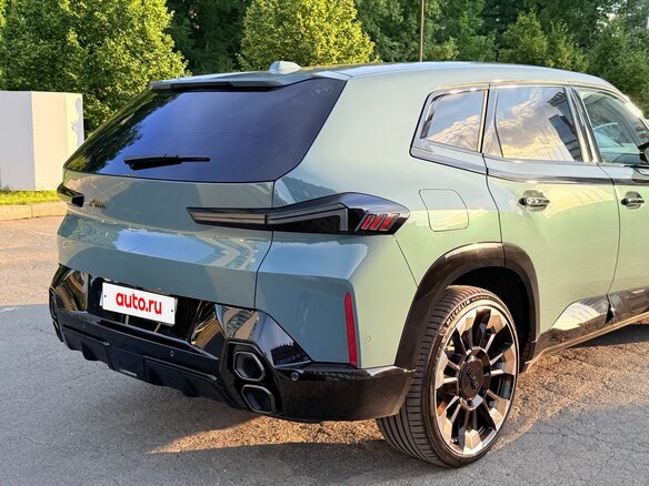 2023 BMW XM, зелёный - вид 9