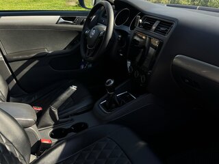 2015 Volkswagen Jetta VI Рестайлинг, серебристый, 1300000 рублей, вид 4