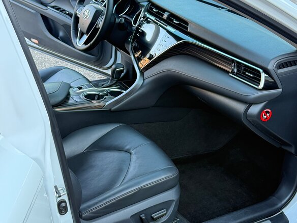 2019 Toyota Camry VIII (XV70), белый, 2750000 рублей - вид 11